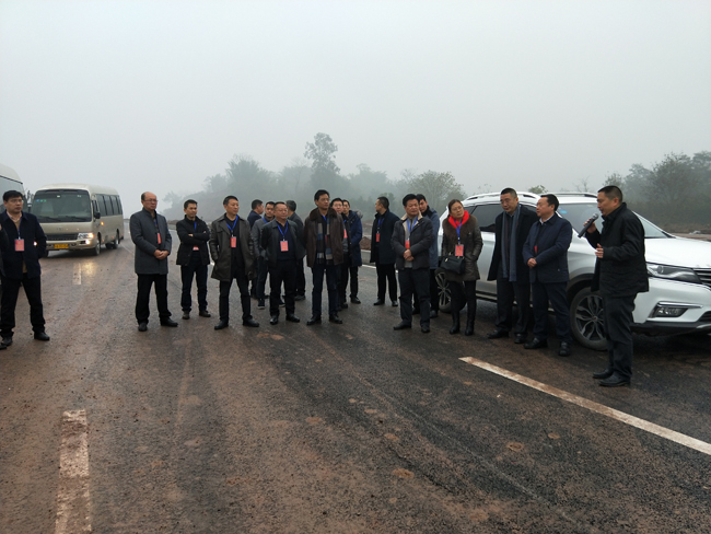 綦江会前视察3.jpg 916462829655316141