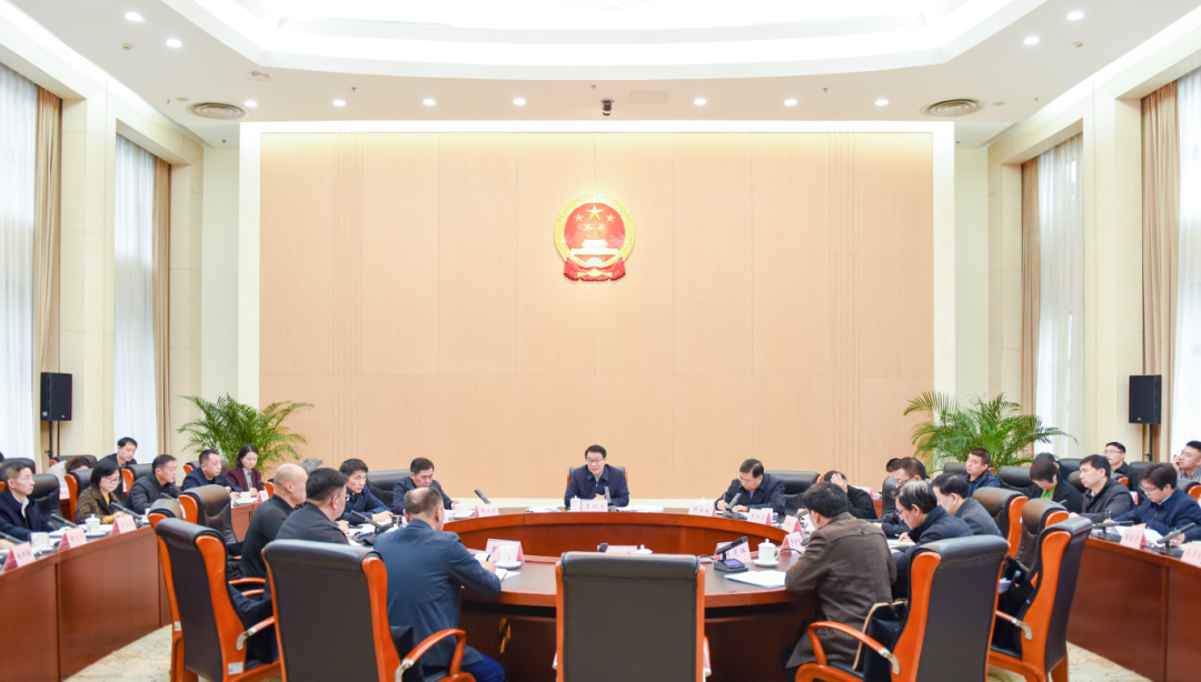 市六届人大四次会议筹备工作推进会召开 李明清出席