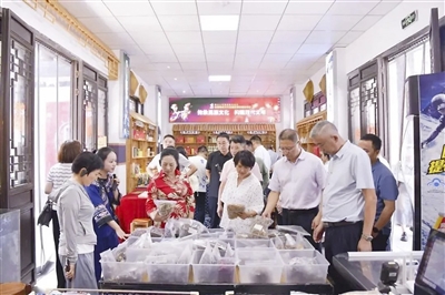 cqfzb0808006_001_01_b